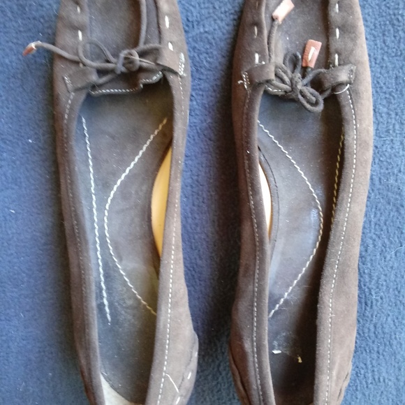 Vintage Kate Spade New York Brown Suede Pumps. - Picture 6 of 9